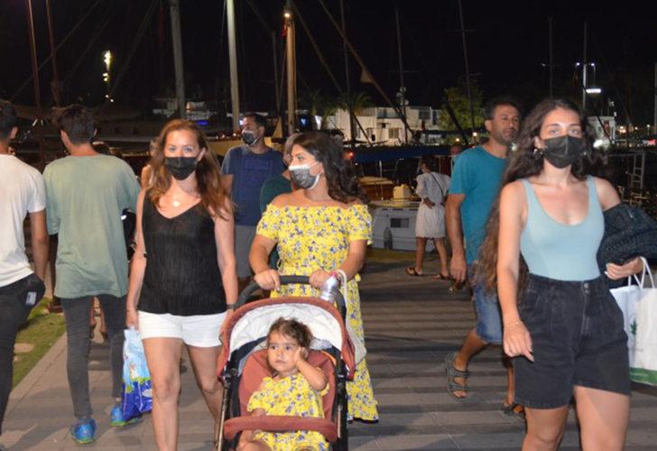 Tatilciler Bodrum'a akın etti! Uzun araç kuyrukları oluştu G4