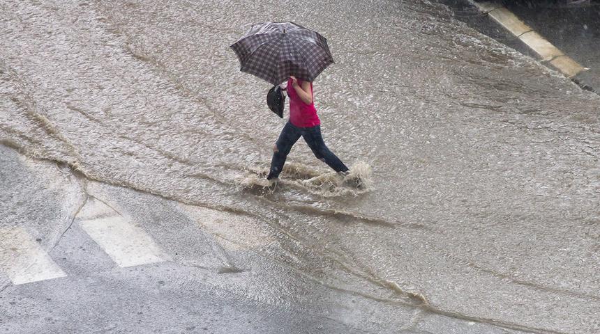 Meteoroloji'den kuvvetli yağış uyarısı! Bu bölgelerde yaşayanlar dikkat (16 Temmuz yurtta hava durumu)