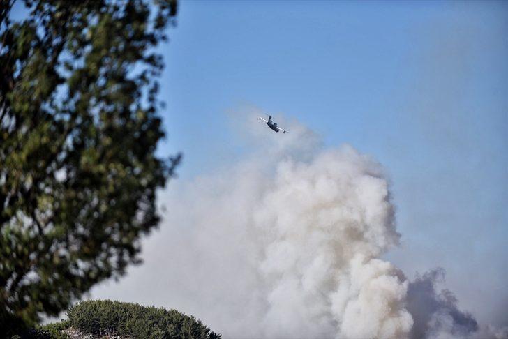 Mersin'de devam eden orman yangını İHA ile görüntülendi G4