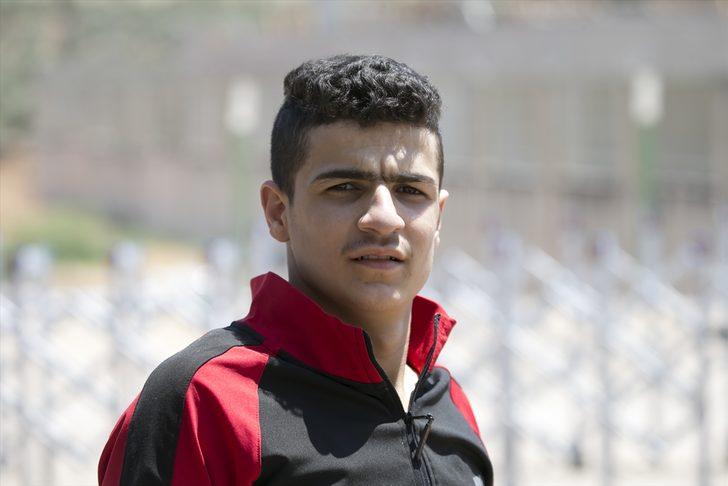 Ülkelerine bayramlaşmaya giden Suriyeliler buruk sevinç yaşıyor G3