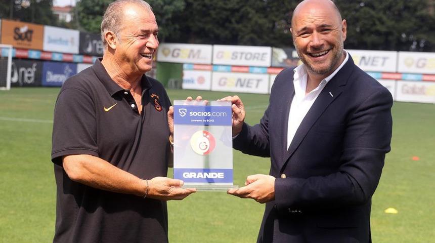  Fatih Terim'e 47. yıl plaketi