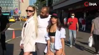 Taksim Meydanı'nda şaşkına çeviren anlar! Bikini ile geldiler, fotoğraf çektirdiler