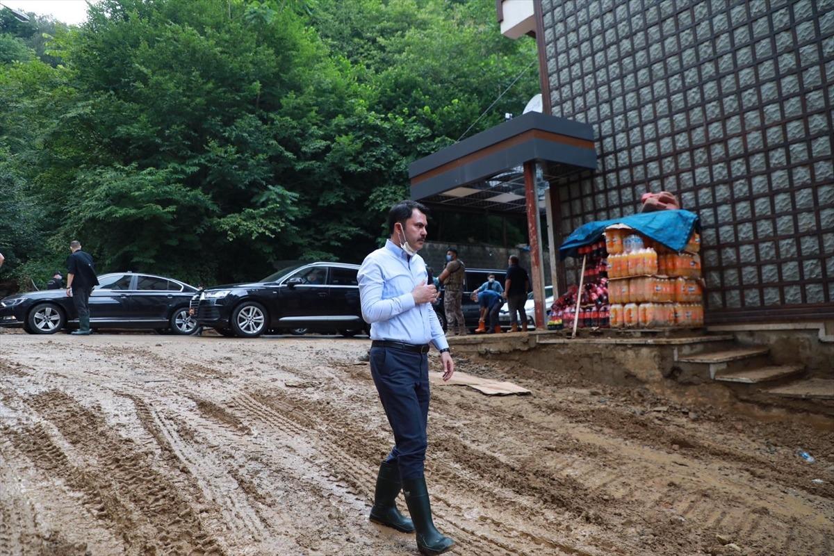 Bakanlar Soylu, Kurum ve Karaismailoğlu, Rize'de afet b&ouml;lgesindeki incelemelerini s&uuml;rd&uuml;rd&uuml;