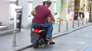 Gaspçılara direnen çalışanlarına 10'ar bin dolar ödül verdi