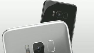 Samsung, 4 yıl önce çıkan telefona güncelleme yayınladı!