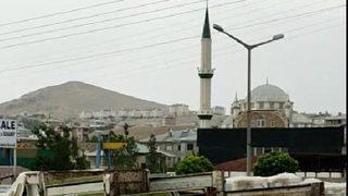 Görüntüler Van'dan! Fırtınada minarenin sallandığı anlar kamerada