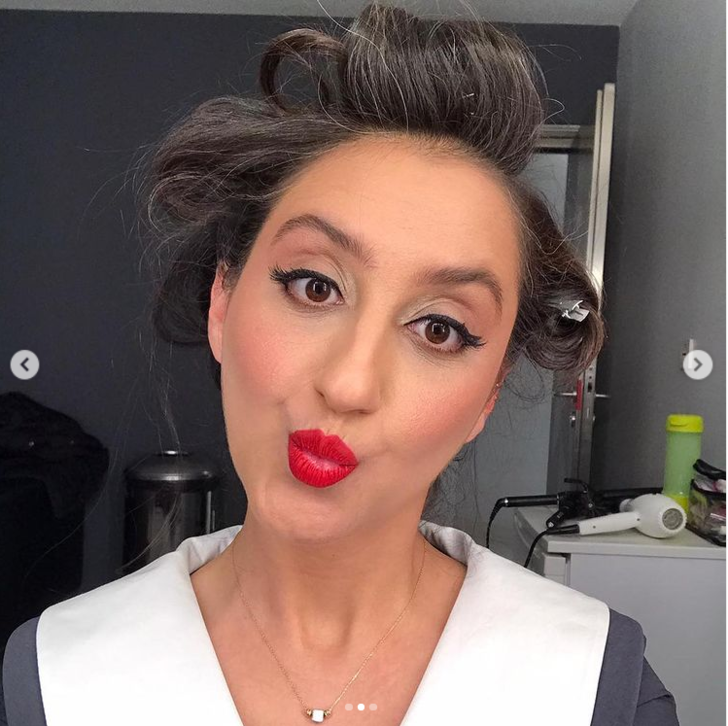 Güldür Güldür’ün Naime’si Ecem Erkek annesini paylaştı benzerlikleri çok konuşuldu G5