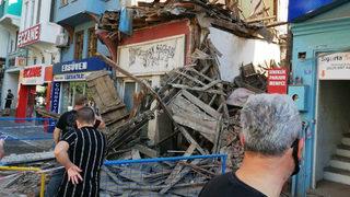 Bursa’da tarihi bina çöktü