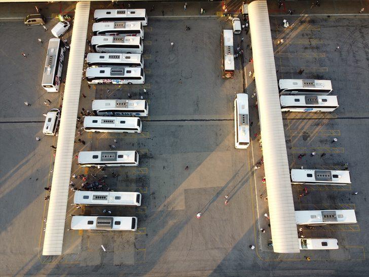 Bursa Şehirlerarası Otobüs Terminali'nde bayram öncesi yoğunluk yaşanıyor G2