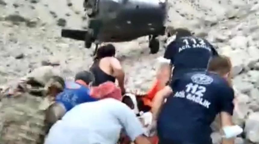 Ayı saldırısı sonucu yaralanan turist askeri helikopterle hastaneye kaldırıldı