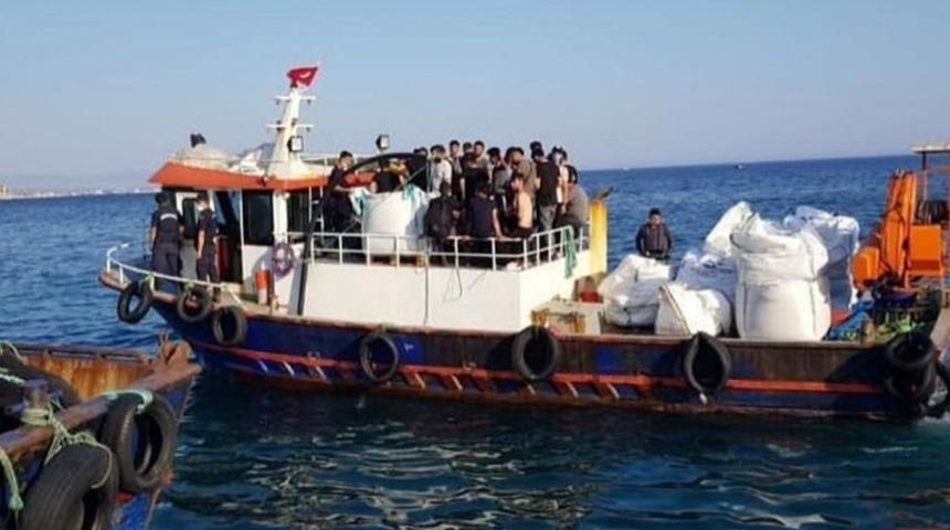 A&ccedil; ve susuz g&ouml;&ccedil;menleri polis ve jandarma kurtardı