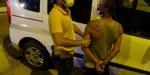 112 ambulans ekibi bı&ccedil;aklı saldırıya uğradı: 2 g&ouml;zaltı