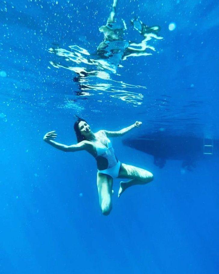 Final yapan Maraşlı dizisinin Firuzan'ı Rojda Demirer, su altında şov yaptı G1