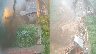 Rize'deki felaket kamerada! Son anda kurtulmuşlar