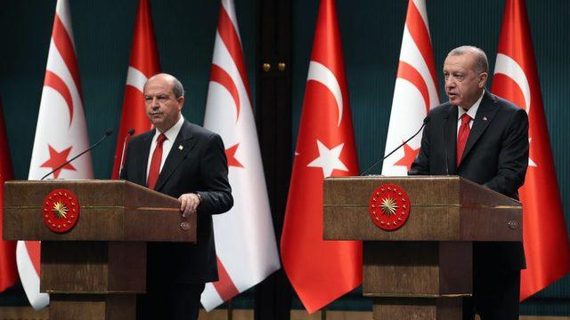 Ankara'nın Kuzey Kıbrıs Cumhurbaşkanlığı seçimlerinde Ersin Tatar'a destek vermesi, adada 'müdahale' eleştirilerine neden olmuştu.