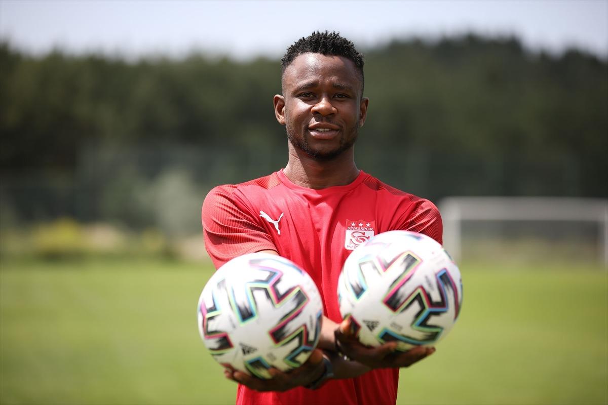 Sivasspor'un yeni transferi James'den a&ccedil;ıklama: