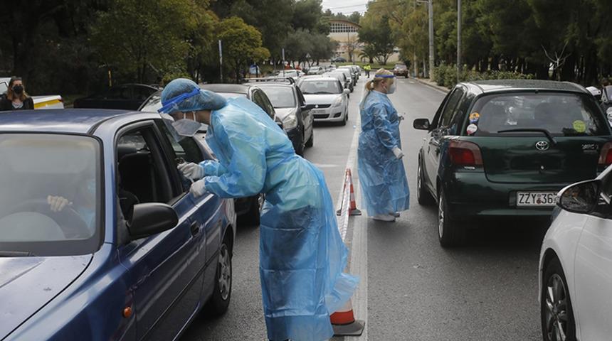 Yunanistan’da Kovid-19 vakaları endişe verici boyuta ulaştı