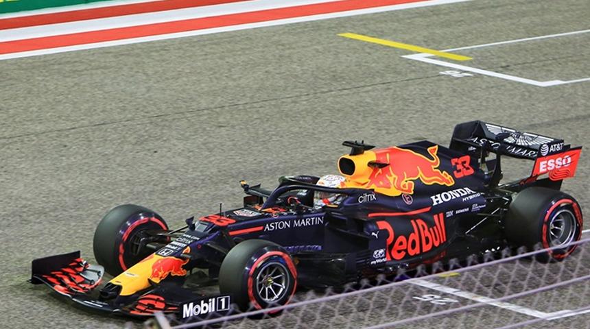 Verstappen tarihi ilki başardı, pole pozisyonunu kaptı