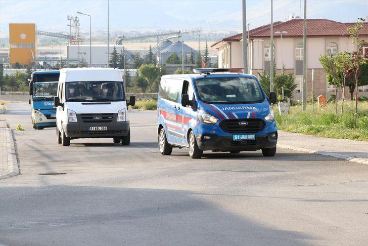 GÜNCELLEME - Niğde'de yurda yasa dışı yollarla giren 85 yabancı uyruklu yakalandı G1