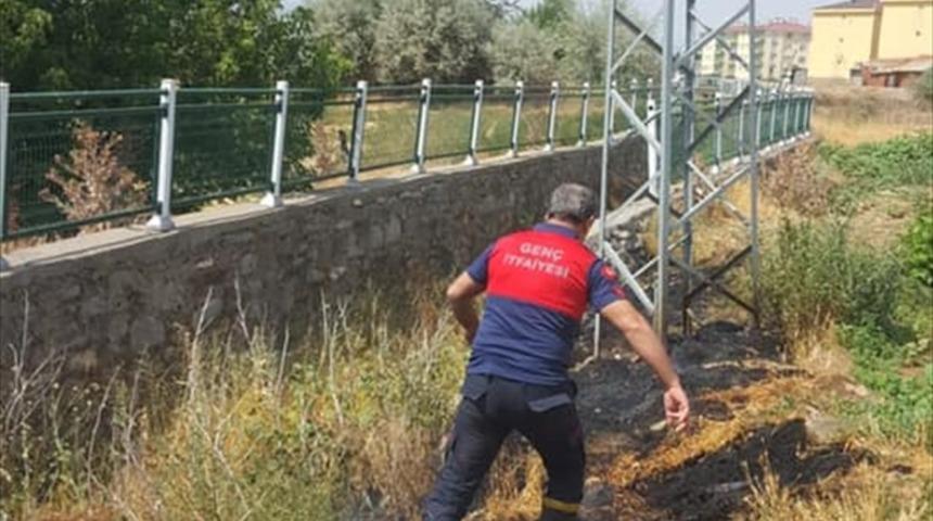 Bingöl'de leyleğin elektrik akımına kapılmasıyla çıkan yangın söndürüldü