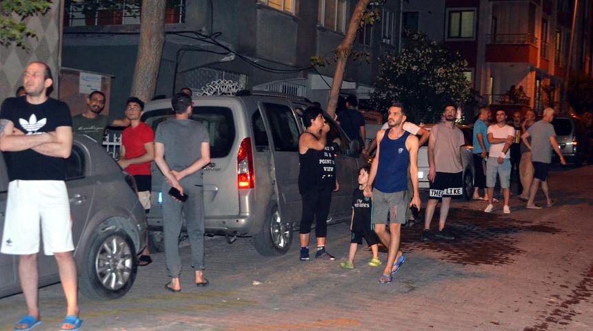 Avcılar'da 4 katlı binada yangın paniği