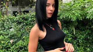 Tatil pozları devam ediyor! Merve Boluğur'dan duş pozu