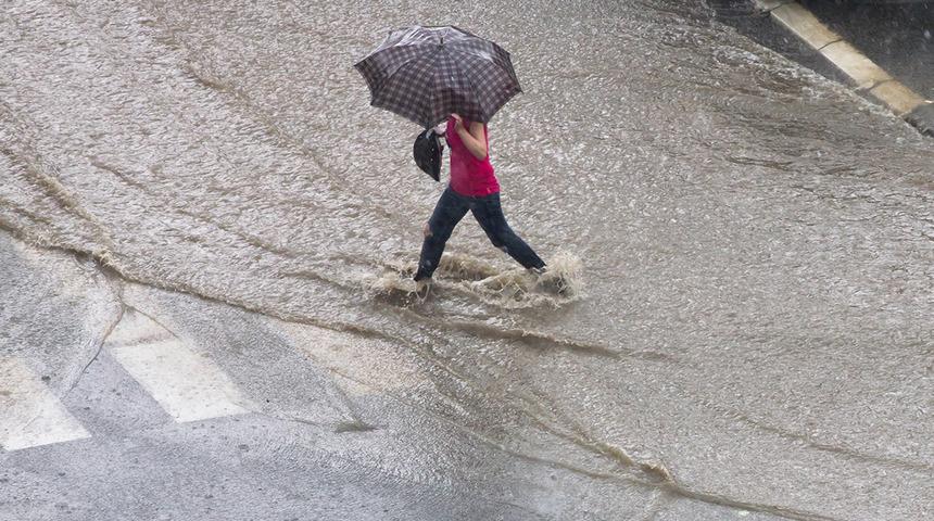 Meteoroloji'den kuvvetli yağış uyarısı! Bu bölgelerde yaşayanlar dikkat (18 Temmuz yurtta hava durumu)