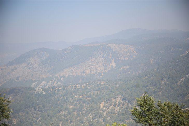 Mersin'de kontrol altına alınan orman yangını bölgesinde soğutma çalışmaları sürüyor G2