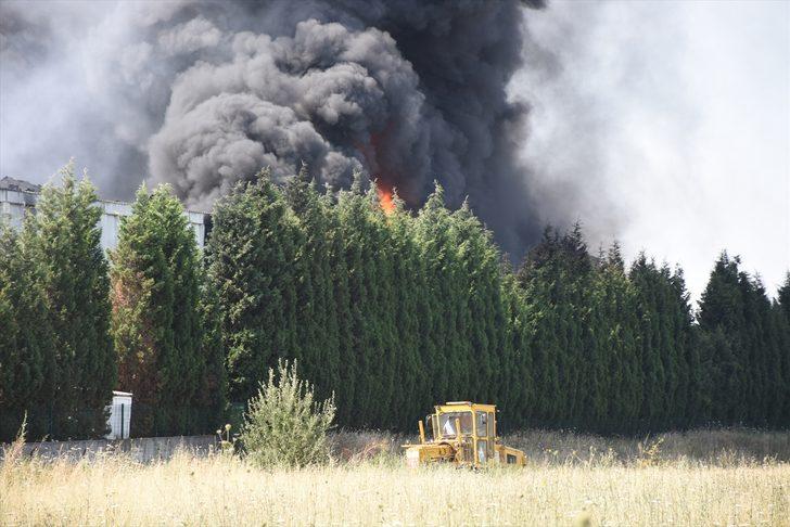 GÜNCELLEME - Tekirdağ'da geri dönüşüm fabrikasında çıkan yangın söndürüldü G2