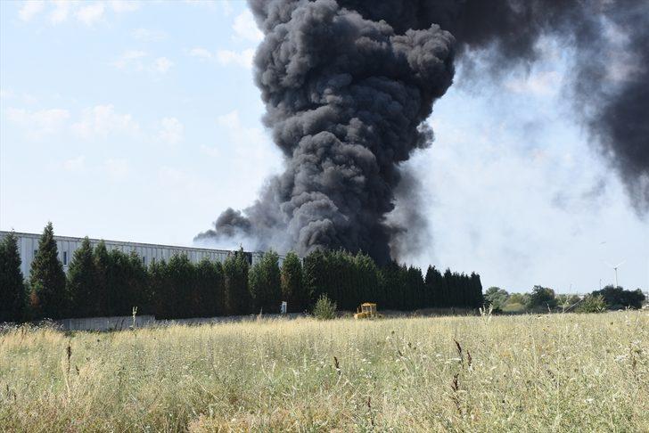 GÜNCELLEME - Tekirdağ'da geri dönüşüm fabrikasında çıkan yangın söndürüldü G4