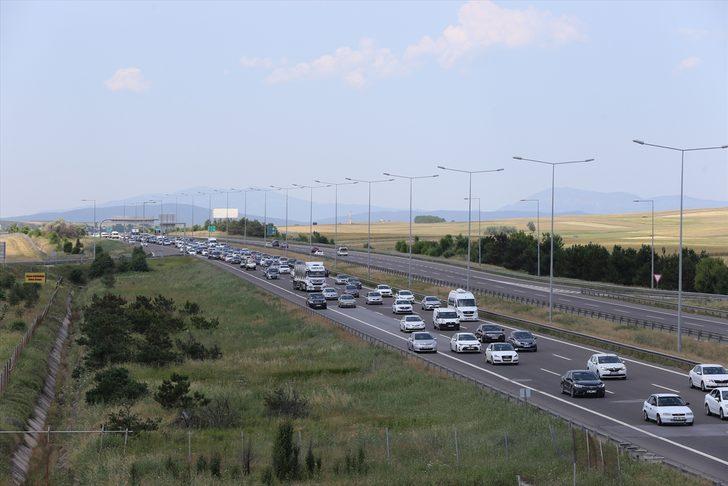 Anadolu Otoyolu'nda bayram tatili yoğunluğu devam ediyor G2