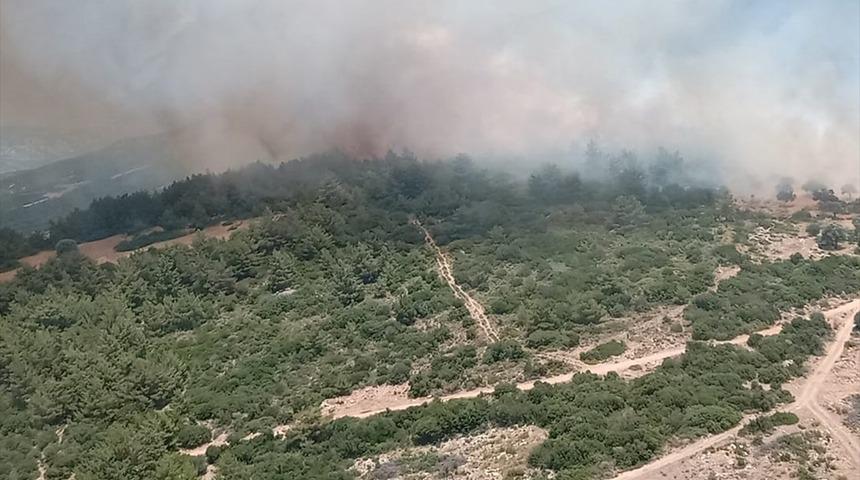 GÜNCELLEME - İzmir Karaburun'da makilik alanda çıkan yangın kontrol altına alındı