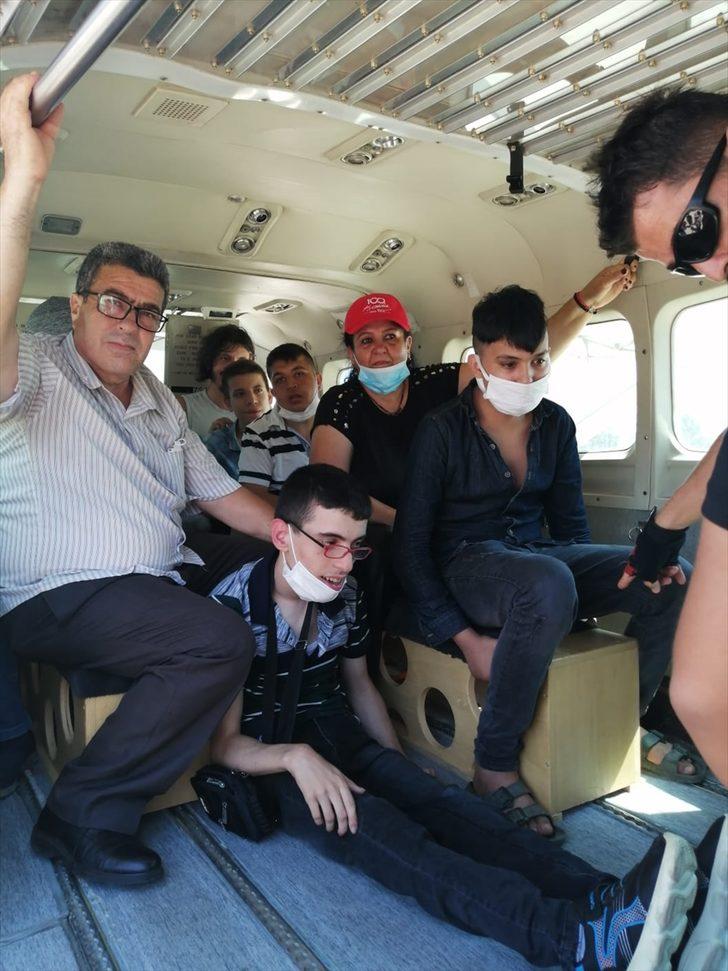 İzmir'de engelliler ilk kez uçuş heyecanı yaşadı G2