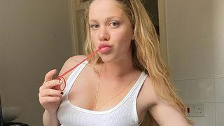 Serel Yereli'den bikinili park pozları!