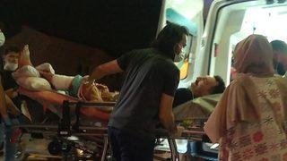 Kavga eden komşular birbirini bıçakladı