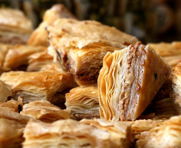 Ev baklavası nasıl yapılır? En kolay 40 kat cevizli ev baklavası tarifi