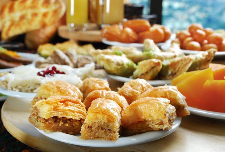 Ev baklavası nasıl yapılır? En kolay 40 kat cevizli ev baklavası tarifi, malzemeleri ve püf noktası... G3