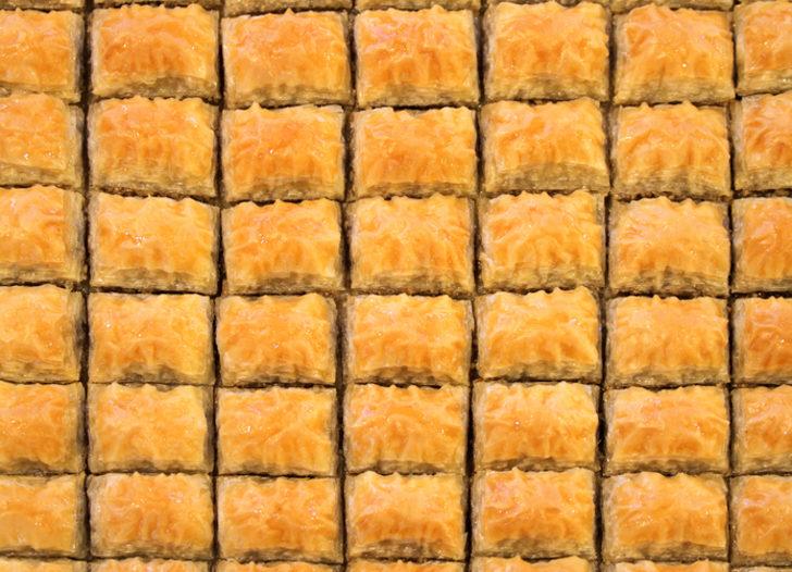 Ev baklavası nasıl yapılır? En kolay 40 kat cevizli ev baklavası tarifi, malzemeleri ve püf noktası... G4