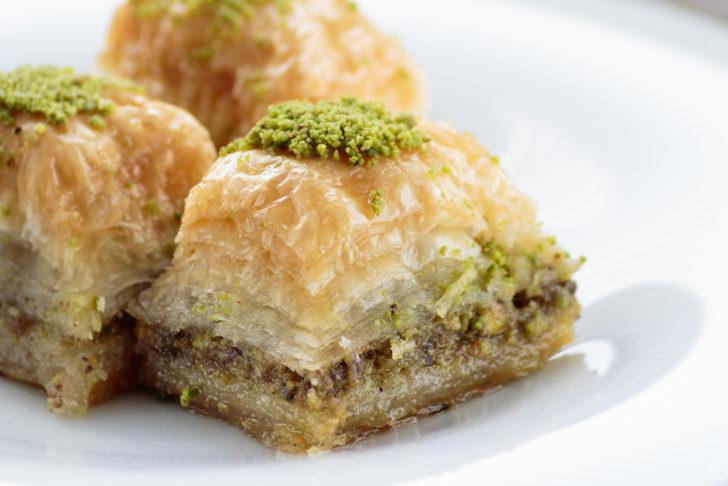 Ev baklavası nasıl yapılır? En kolay 40 kat cevizli ev baklavası tarifi, malzemeleri ve püf noktası... G5