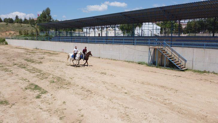 Osmanlı'nın kuruluş toprağında binicilik sporuyla tanışıyorlar G1