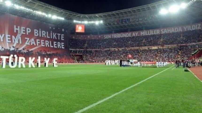 Türkiye İzlanda maçı saat kaçta, hangi kanalda? Milli Takım gruptan nasıl çıkar?