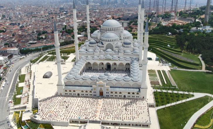 Kurban Bayramı namazı nasıl kılınır, kaç rekat? Bayram namazında hangi dualar okunur?  G3