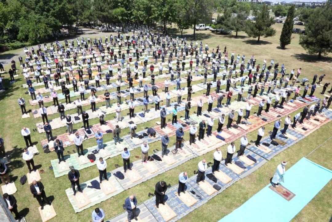 Bayram namazı farz mı vacip mi? Diyanet a&ccedil;ıkladı!