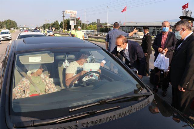 Kocaeli Valisi Yavuz, bayram öncesi trafik denetimine katıldı