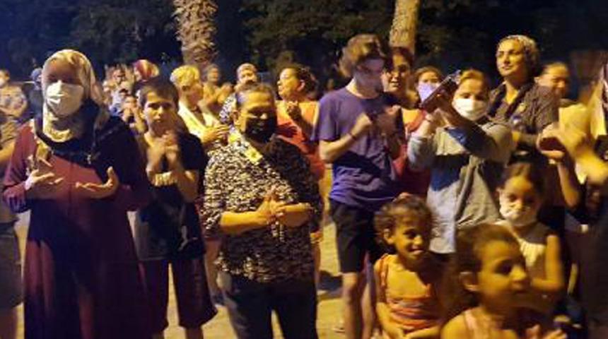 İskenderun'da suları 5 gündür kesik olan mahalleli sokağa döküldü