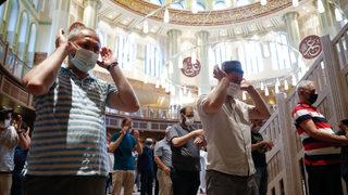 Taksim Camii'nde ilk bayram namazı 