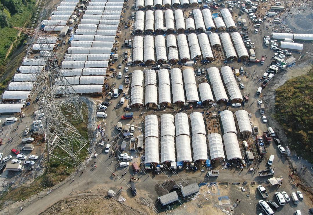 Bayram sabahı kurban satış ve kesim noktalarında hareketlilik