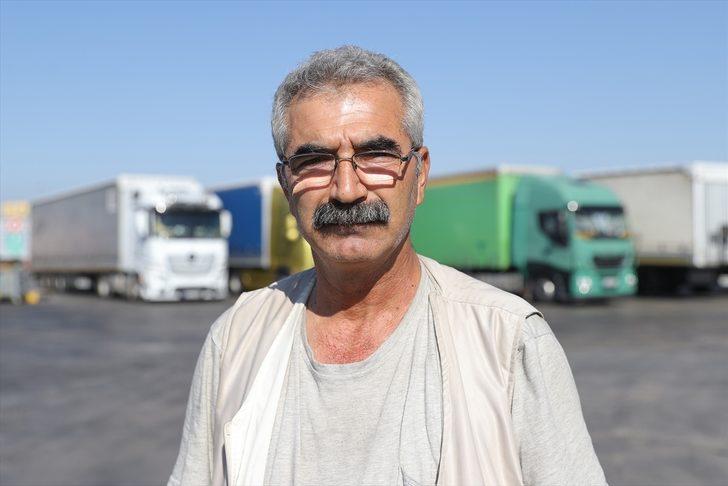 Bayrama direksiyon başında giren tır şoförleri aileleriyle telefonda bayramlaştı G2