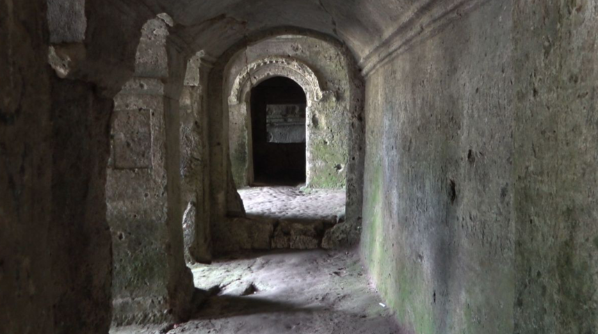 15 asırlık kaya manastırı, ziyaretçilerini bekliyor