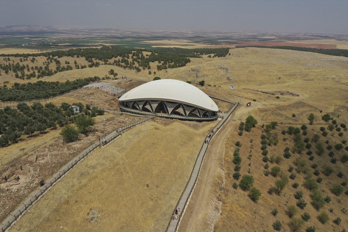 G&ouml;beklitepe'yi insanlık tarihine kazandıran Prof. Dr. Klaus Schmidt vefatının 7. yılında anılıyor